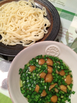 ニラとナメコのつけ汁☆冷やうどん