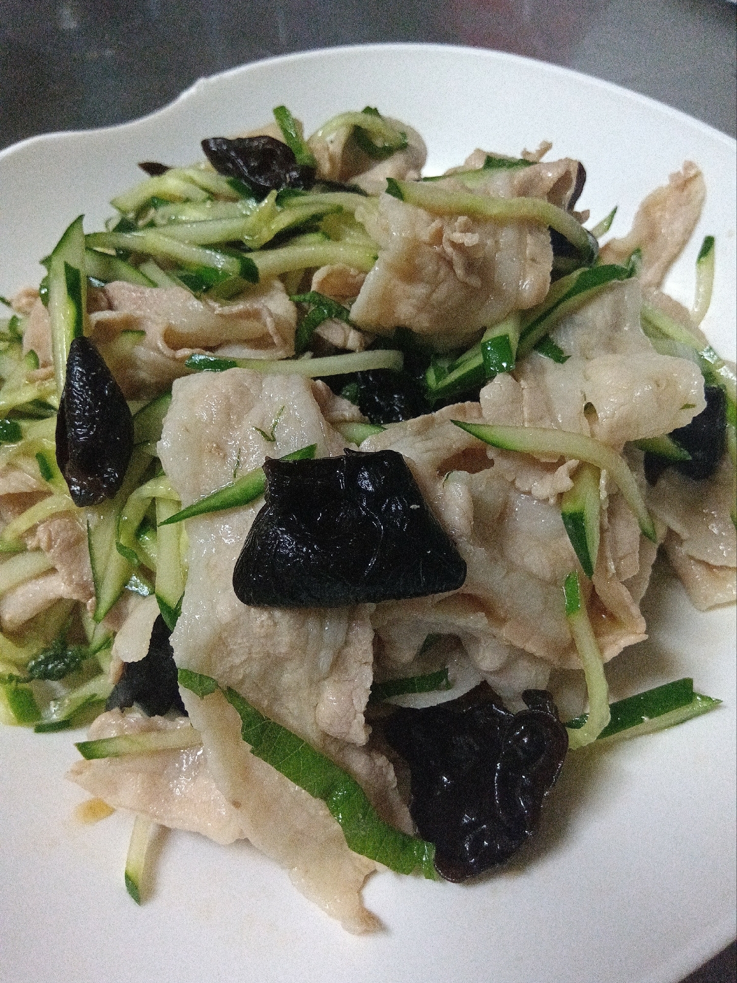 きくらげと豚肉の冷しゃぶ和え