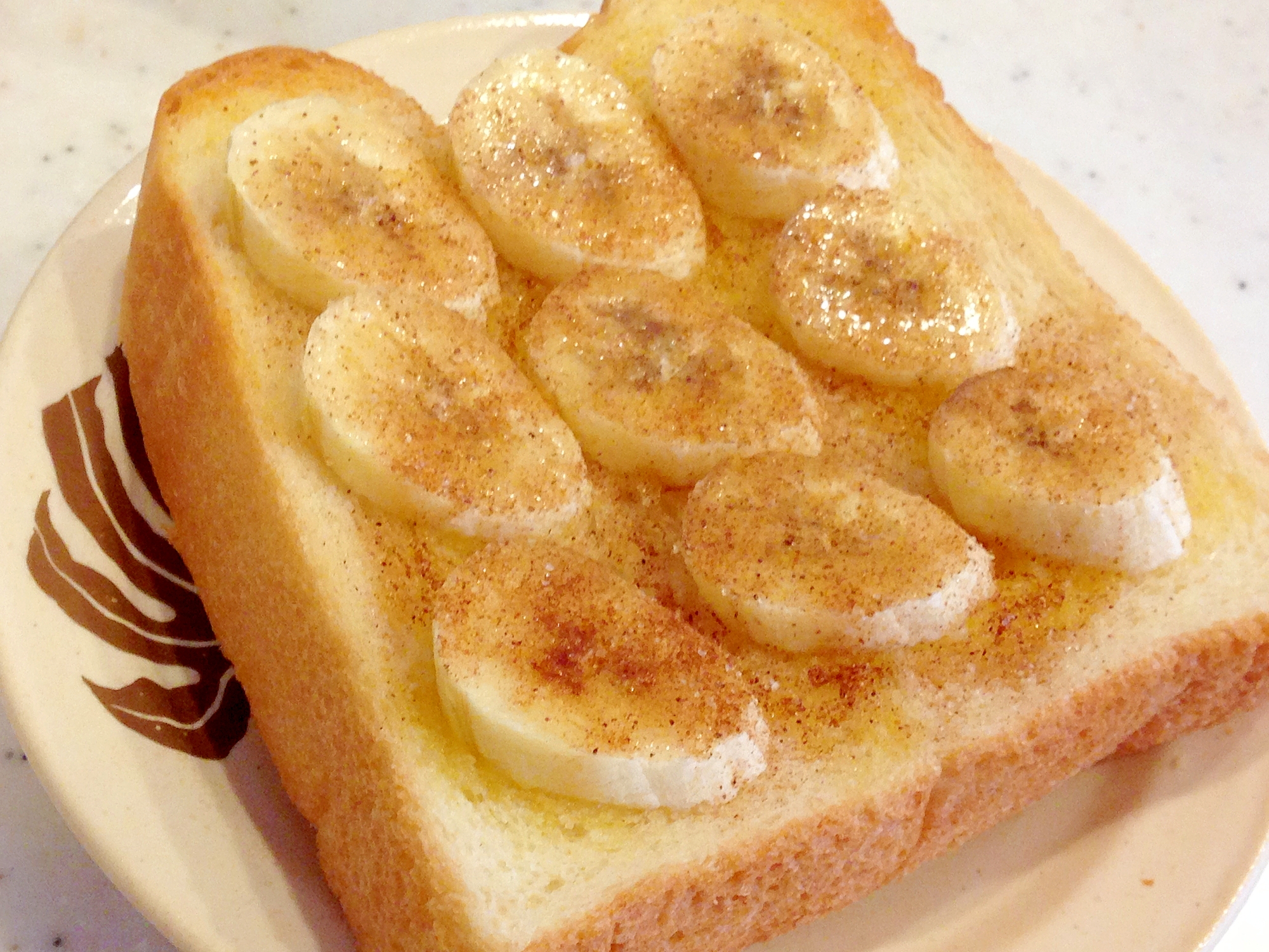 簡単☆バナナトーストのシナモン風味