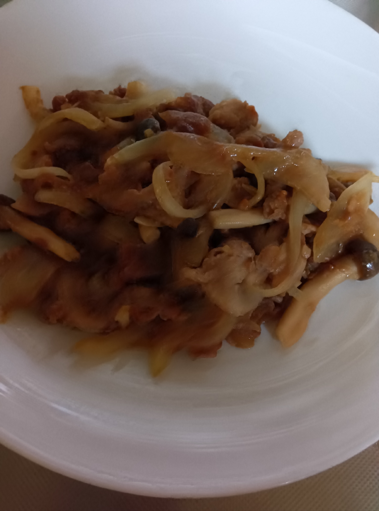 豚こまとしめじのにんにく味噌炒め