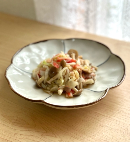 えのき茸とキャベツとカニカマの胡麻あえ