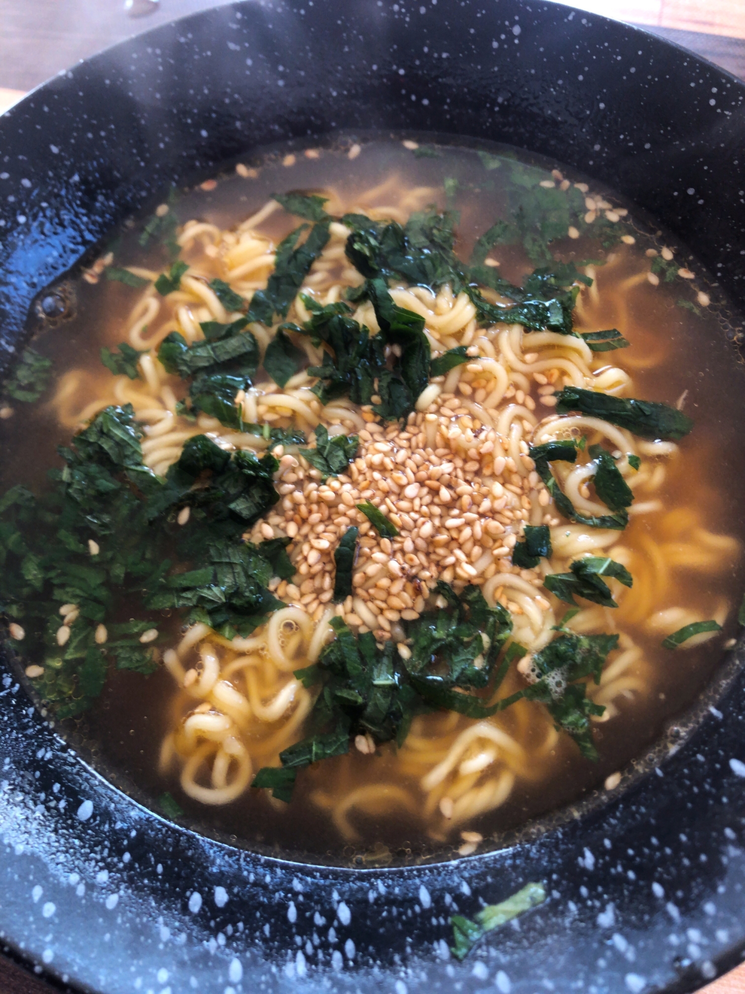 ごま油香る大葉醤油ラーメン