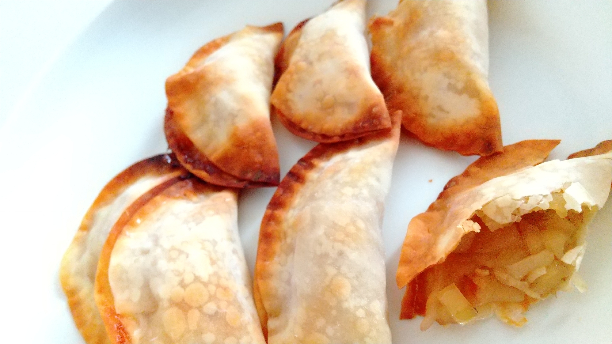 簡単!オーブンで作る餃子の皮でアップルパイ☆