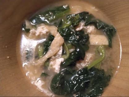 ほうれん草と油揚げの味噌汁（昆布だし）