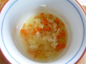 10か月離乳食☆鶏ミンチのコンソメスープ