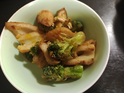 ブロッコリーが主役☆ちくわとブロッコリーのマヨ炒め