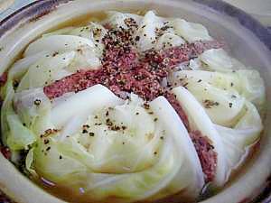 豪快 丸ごとキャベツのコンビーフ煮 キャンプにも レシピ 作り方 By ぱるる9981 楽天レシピ