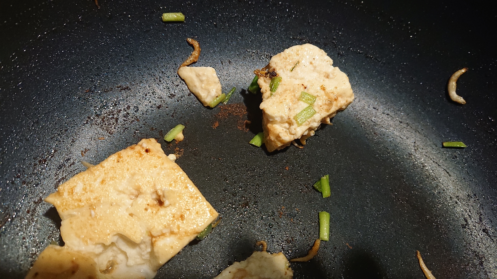 ニラと鰹節で豆腐ステーキ