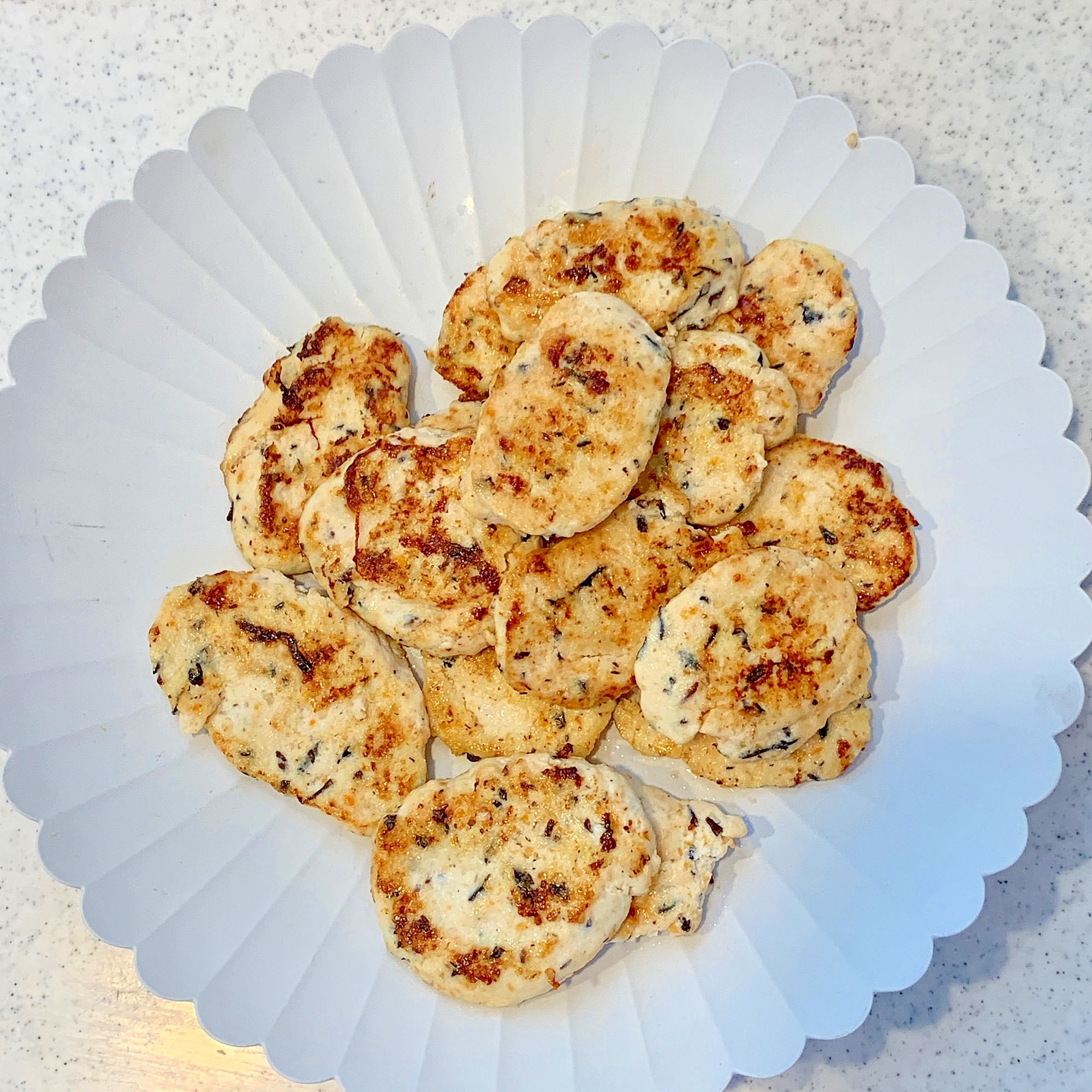 【離乳食】中期〜鶏ささみと豆腐の手づかみハンバーグ