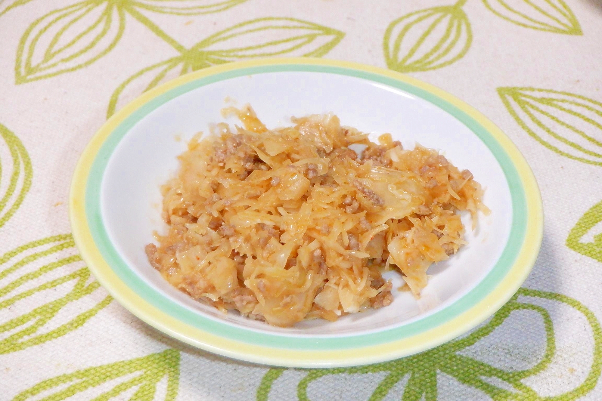 シャキシャキ旨い！挽肉とキャベツの芯の味噌炒め