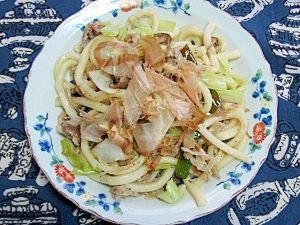 しょうゆ味の焼きうどん