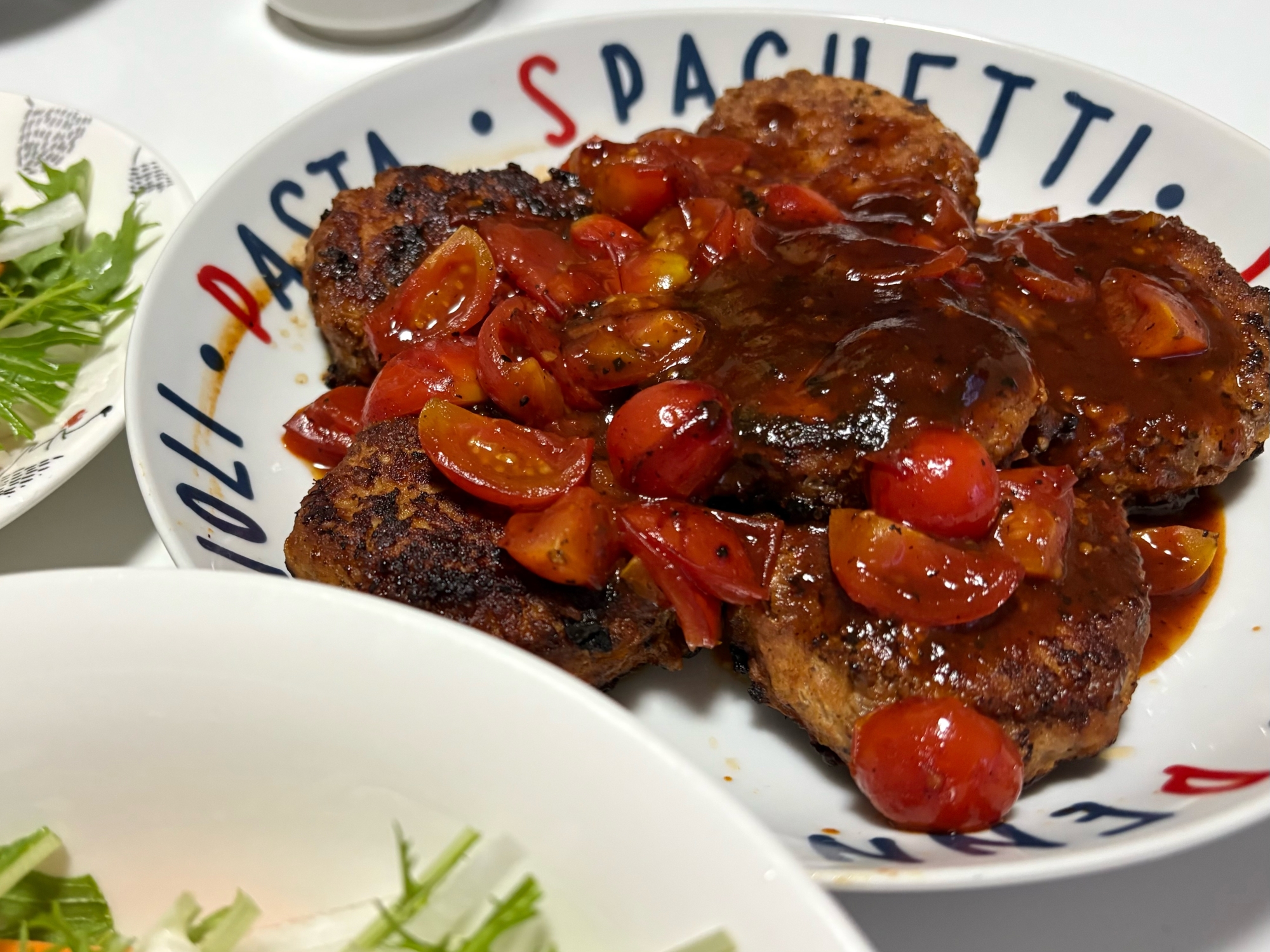 捏ねもフライパンで！トマトハンバーグ