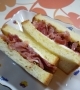 ホットサンドが大好きです(*^o^*)
お弁当にするにもサンドイッチにすると食べやすくていいですね♪
ご馳走さまでした(*^v^*)/