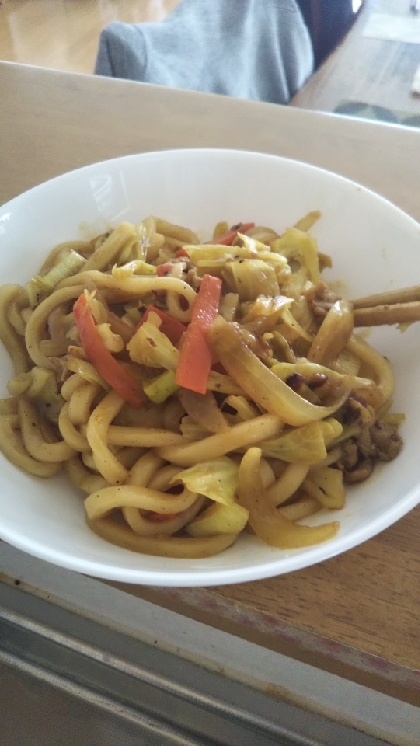 いつもと変わった焼きうどんが食べたくて(^-^)お蕎麦やさんのカレーうどん風味美味しかったです～(^-^)元気でました!又作りますー