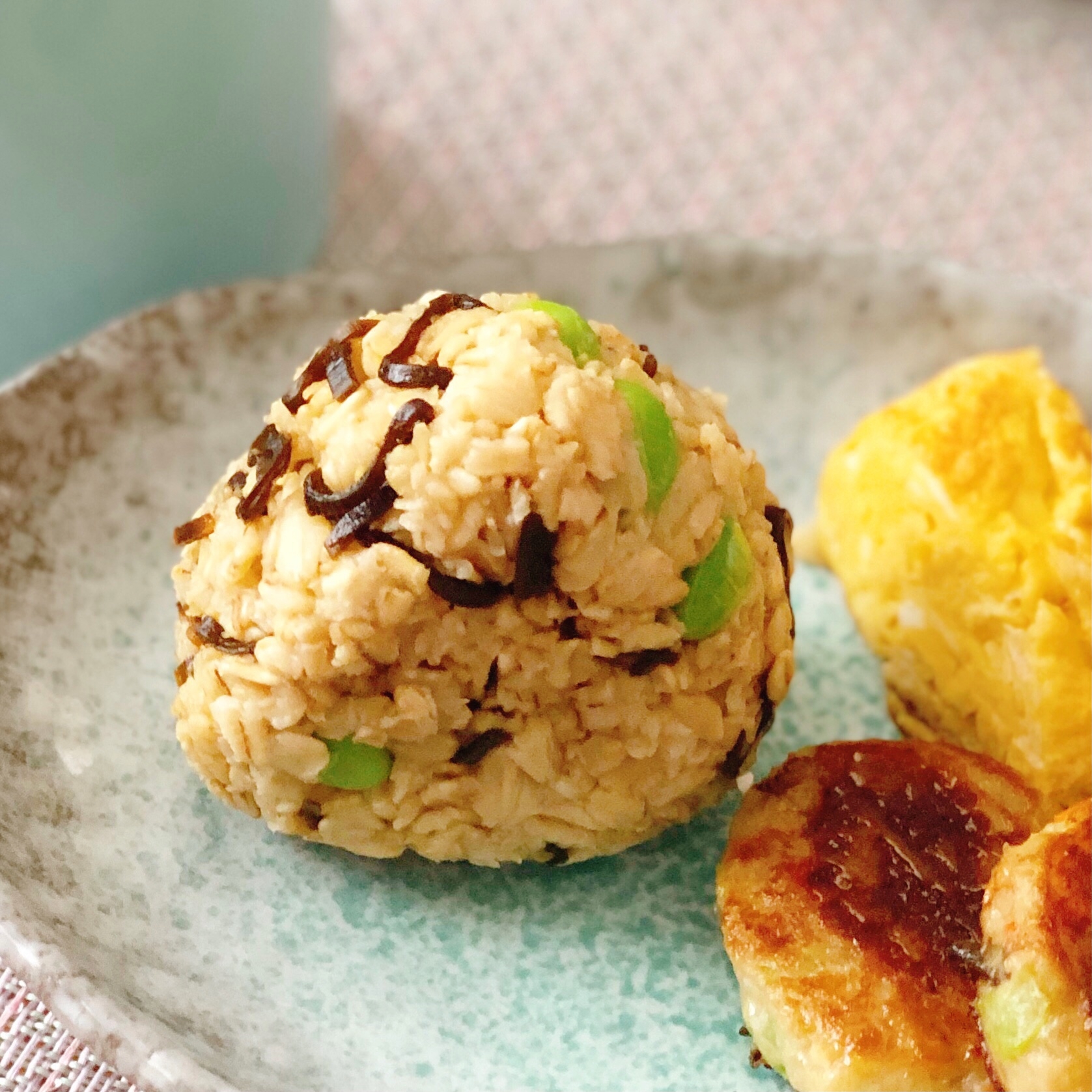 塩昆布と枝豆のおにぎり オートミールに置き換えて レシピ 作り方 By Maro Mee 楽天レシピ