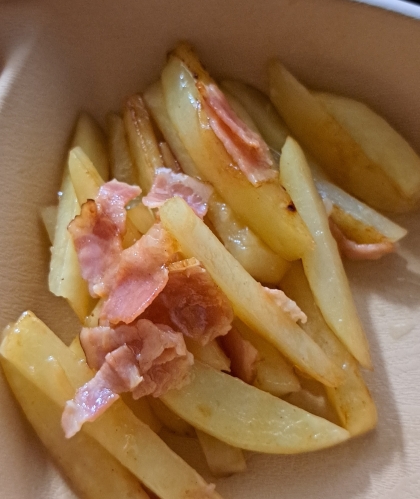 5分でできちゃう!じゃがいもとベーコンの簡単炒め物