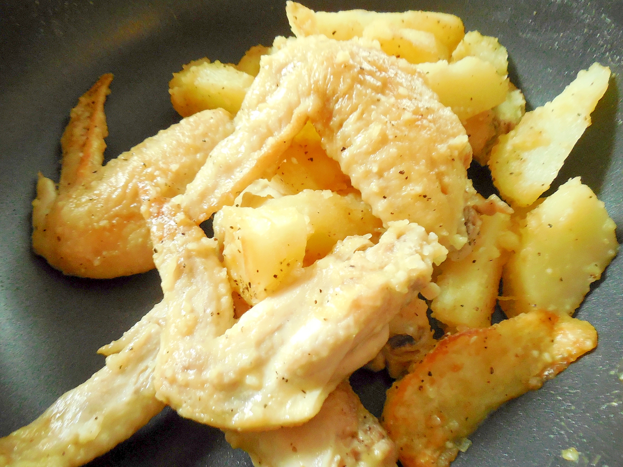 手羽先とじゃがいものガーリックコンソメ蒸し焼き レシピ 作り方 By ドキンちゃん0298 楽天レシピ 手羽先とじゃがいものガーリックコンソメ蒸し焼き レシピ 作り方 By ドキンちゃん0298 楽天レシピ