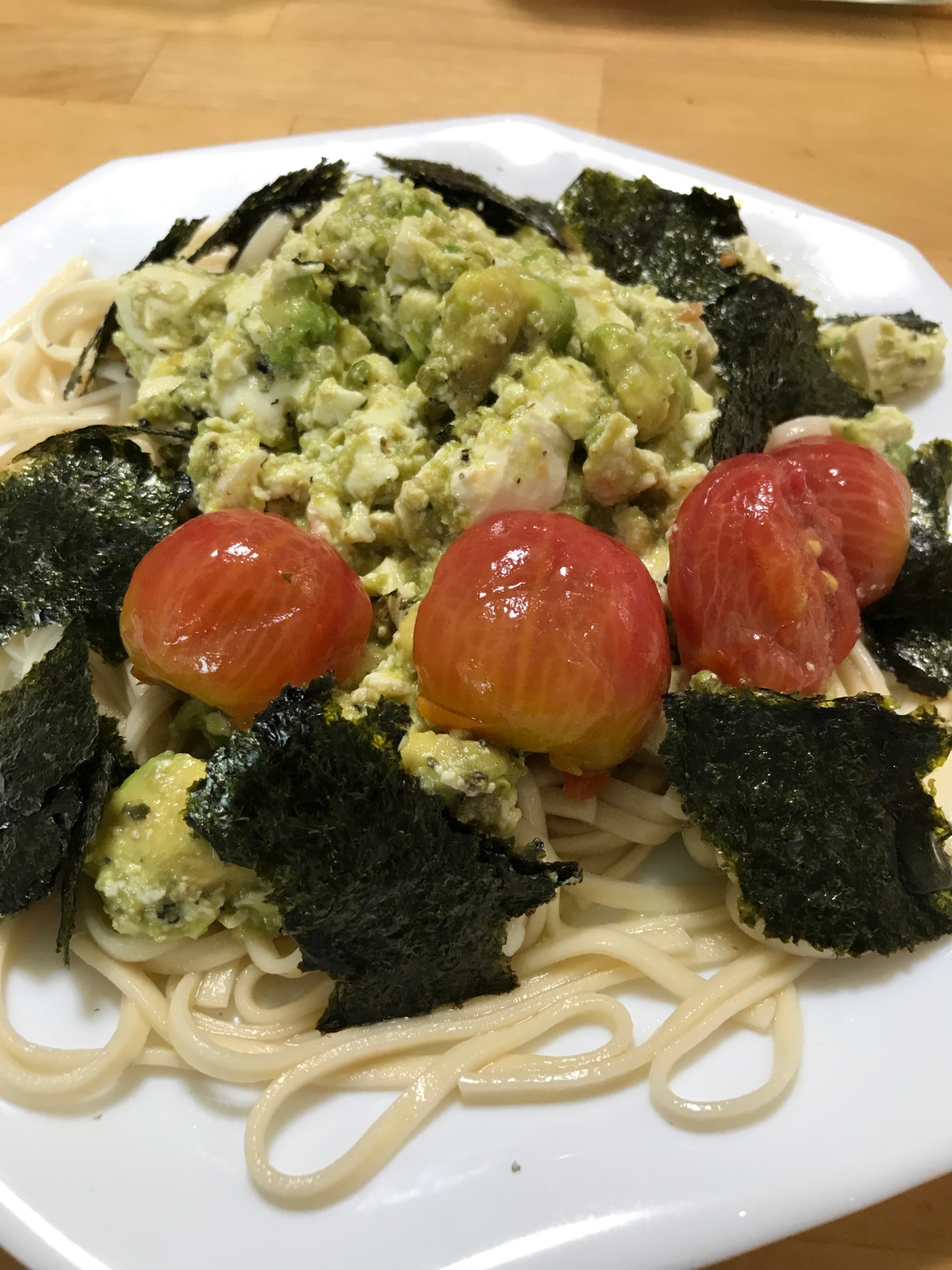 アボガド豆腐の冷たいうどん