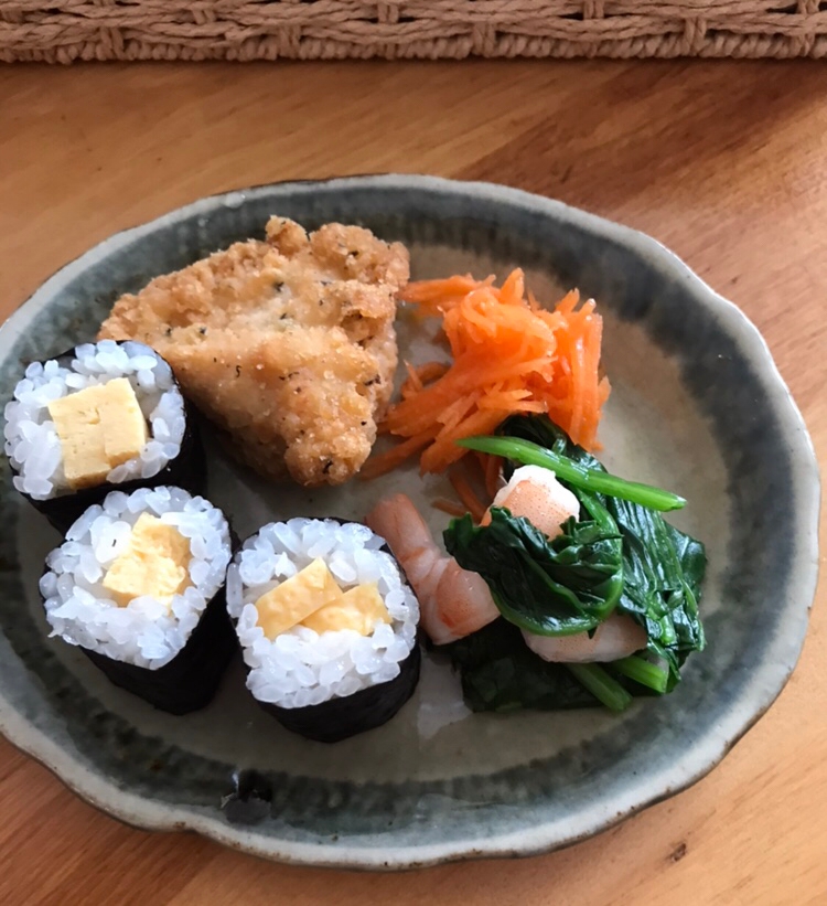 卵焼きの細巻き朝ごはんプレート