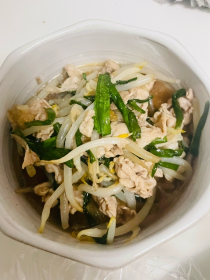シャキシャキ❗️ニラと豚肉ともやしの☆スタミナ炒め