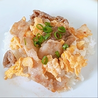 キムチ豚たま丼