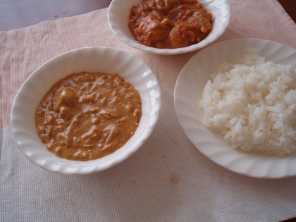 昼食に。我が家のカレー祭りです。
生クリームを使うと濃厚なコクが出て本格的ですね。
とっても美味しかったです。
ご馳走さまでした（*^_^*）