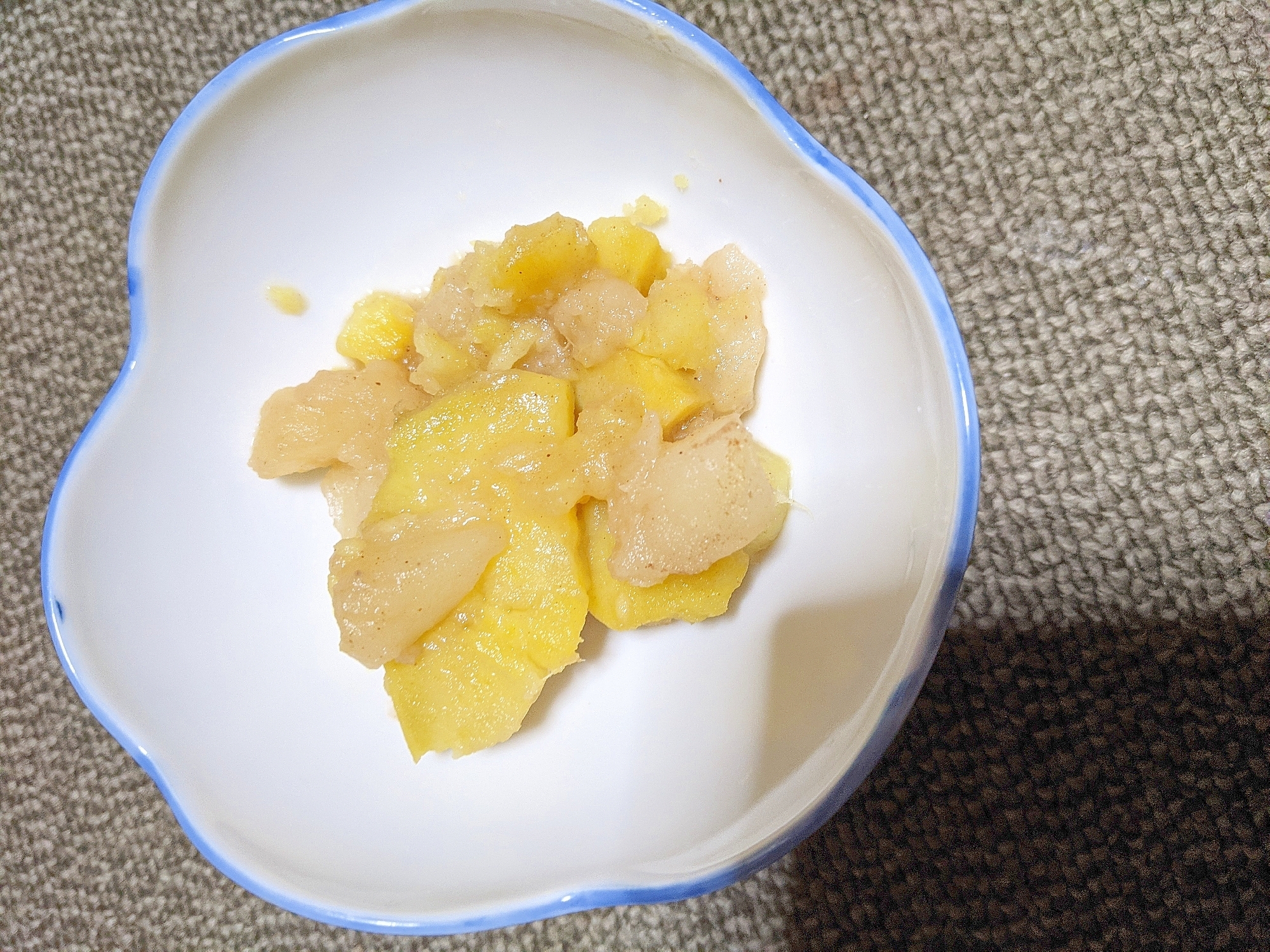 りんごとさつまいものバター マーガリン シナモン煮 レシピ 作り方 By かずちゃん1243 楽天レシピ