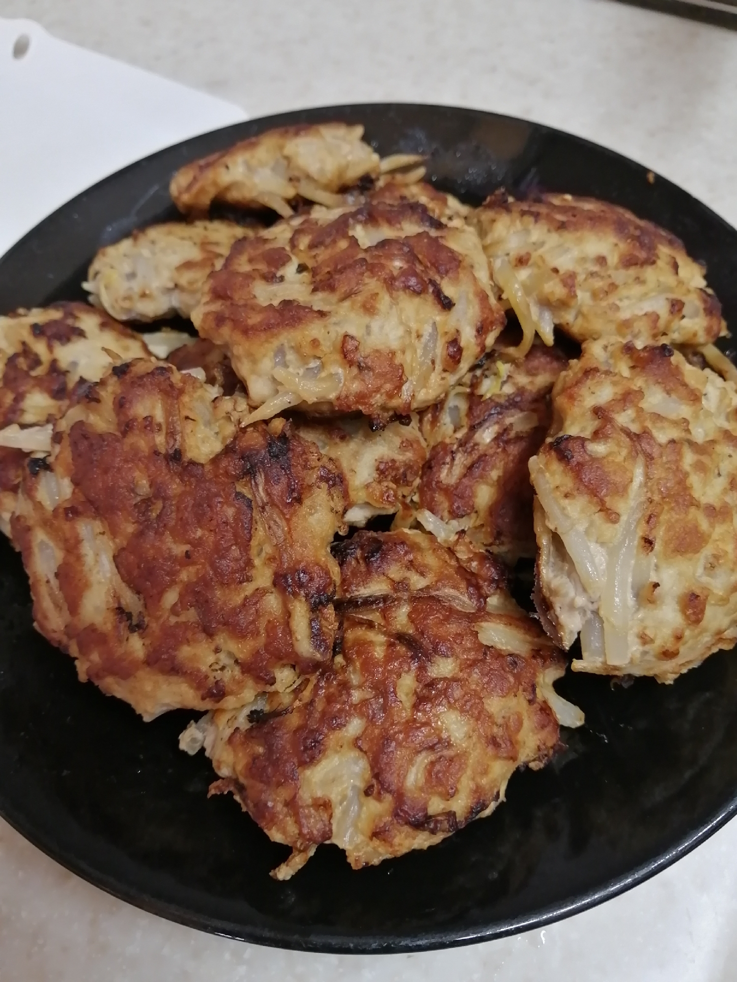 簡単♪シャキシャキ食感！もやしバーグ