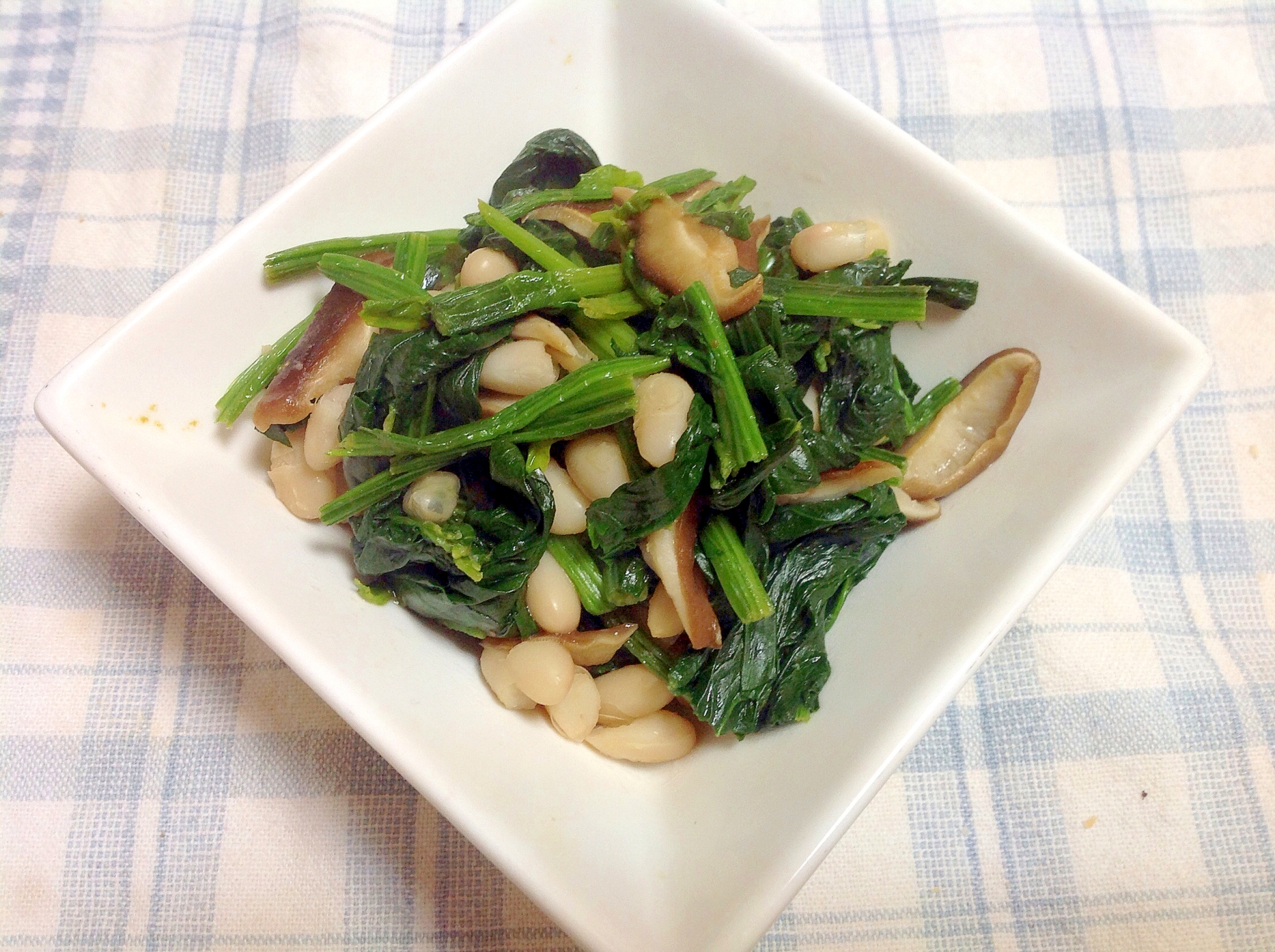 ほうれん草と水煮大豆のバタポン炒め♪