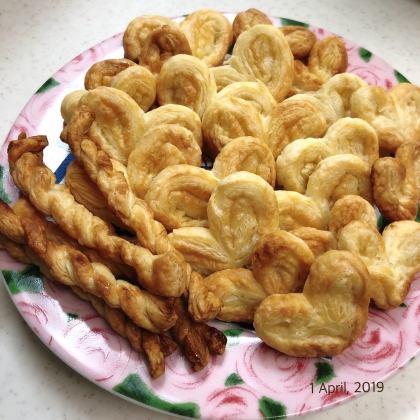 クッキーやカップケーキ以外の軽いお菓子を作りたいと思い探していて出逢ったレシピ。驚くほど簡単で本格的。甜菜糖を使いましたが甘さも自分好みに調整できていいですね。