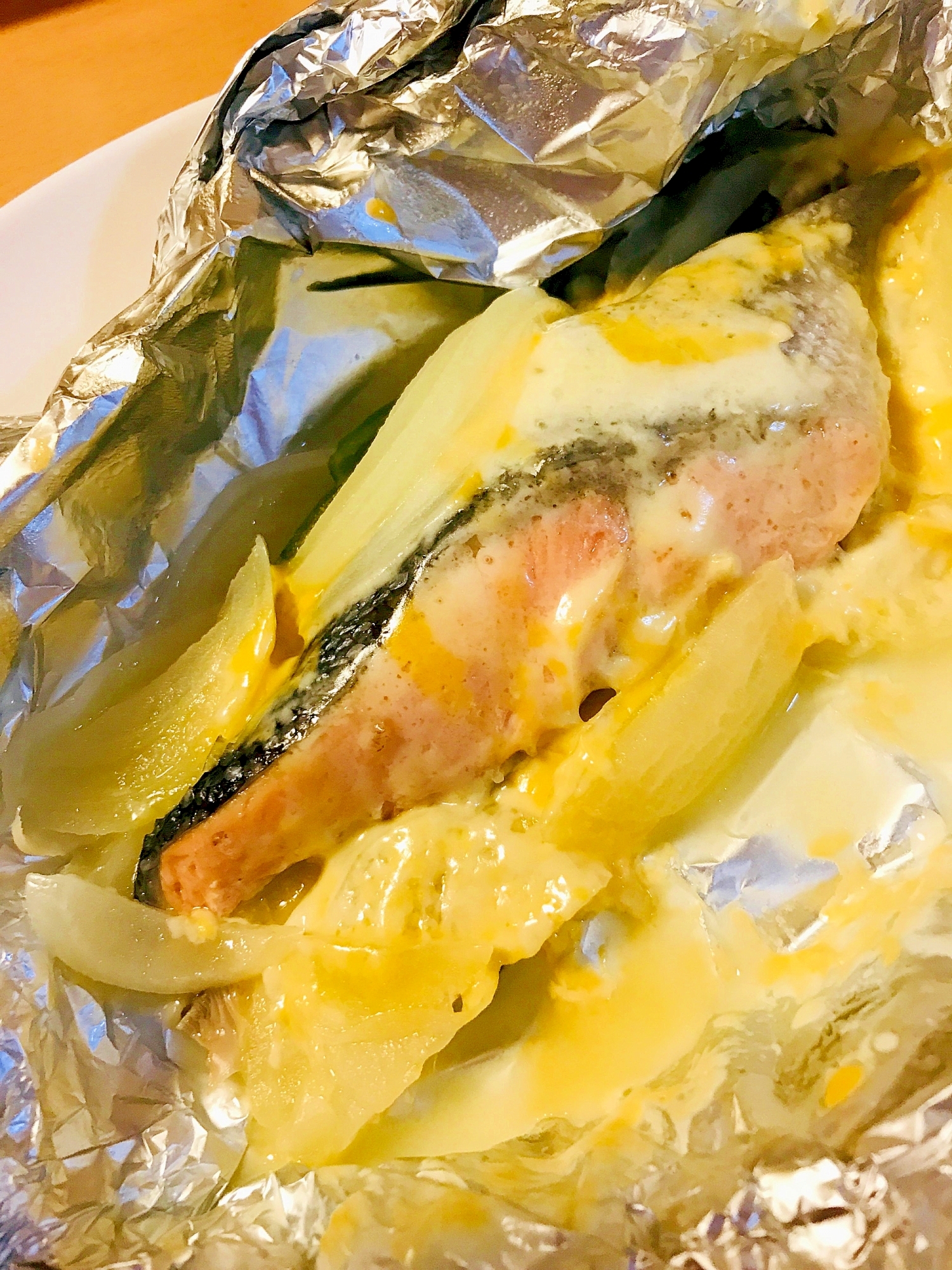 フライパンホイル焼き 鮭切り身 チーズのホイル焼き レシピ 作り方 By Bistromiti R 楽天レシピ