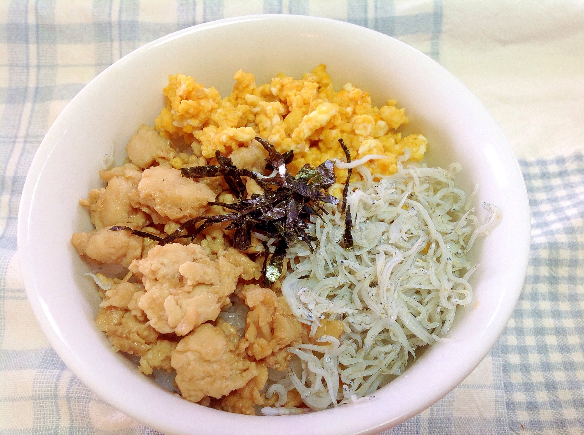 簡単に〜☆3色丼（≧∇≦）