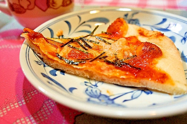 パスタソースdeあっという間にピリッと美味しいピザ