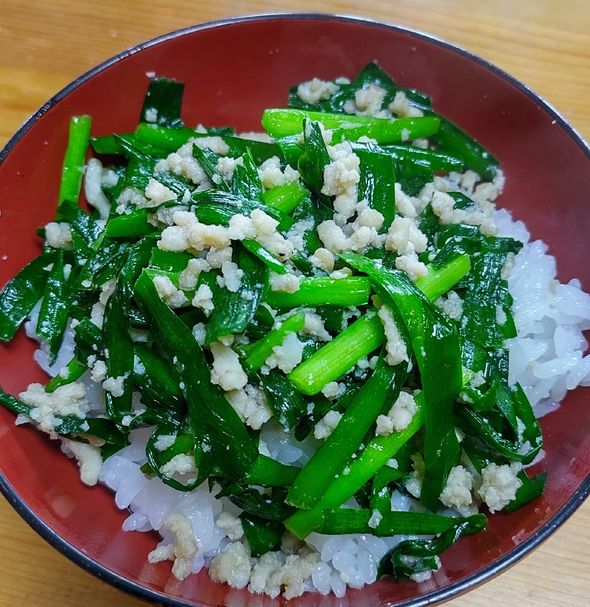 ニラ肉あんかけ丼