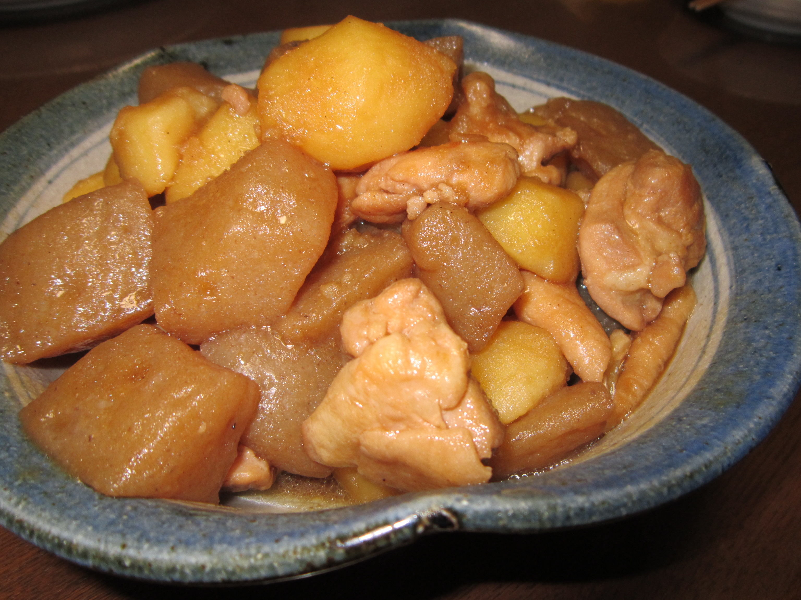 鶏肉とジャガイモこんにゃくの煮物