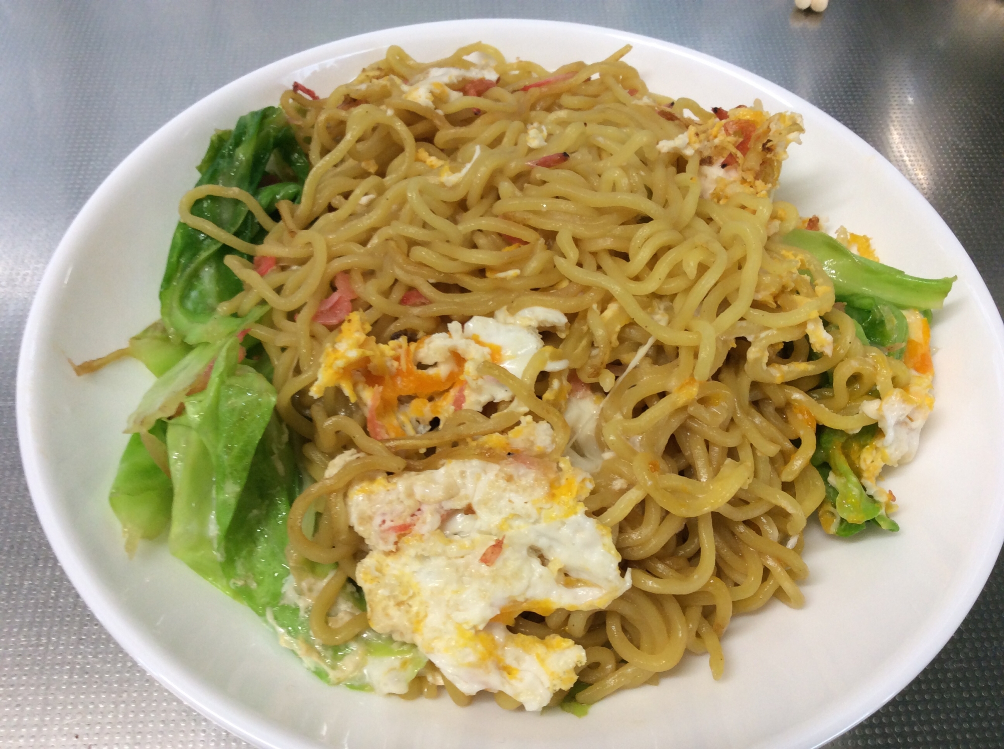 ラーメン生麺でもっちり醤油焼きそば