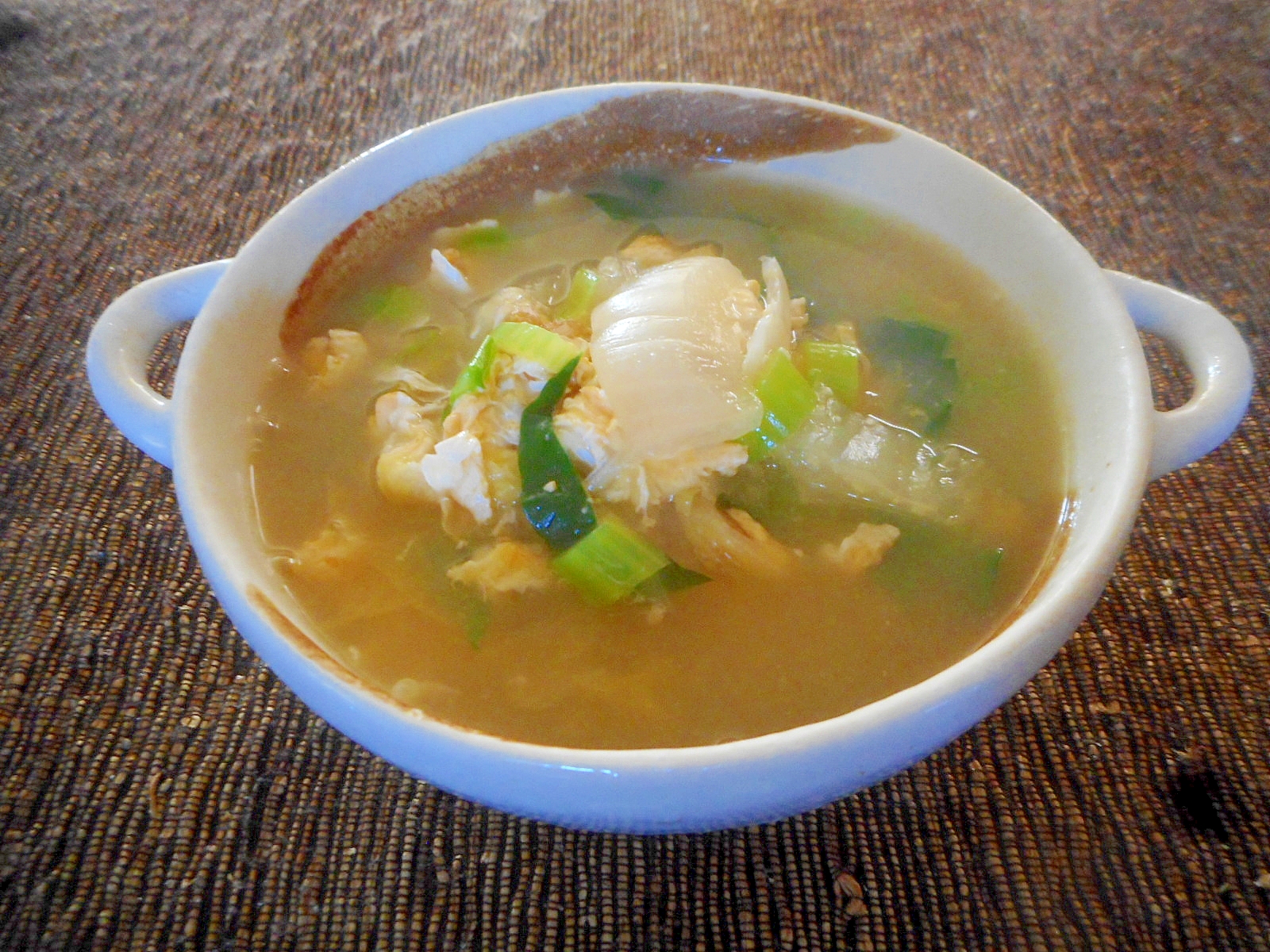 白菜と卵の味噌スープ