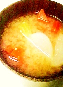 白味噌でカブとニンジンのお味噌汁 レシピ 作り方 By ナシピ 楽天レシピ