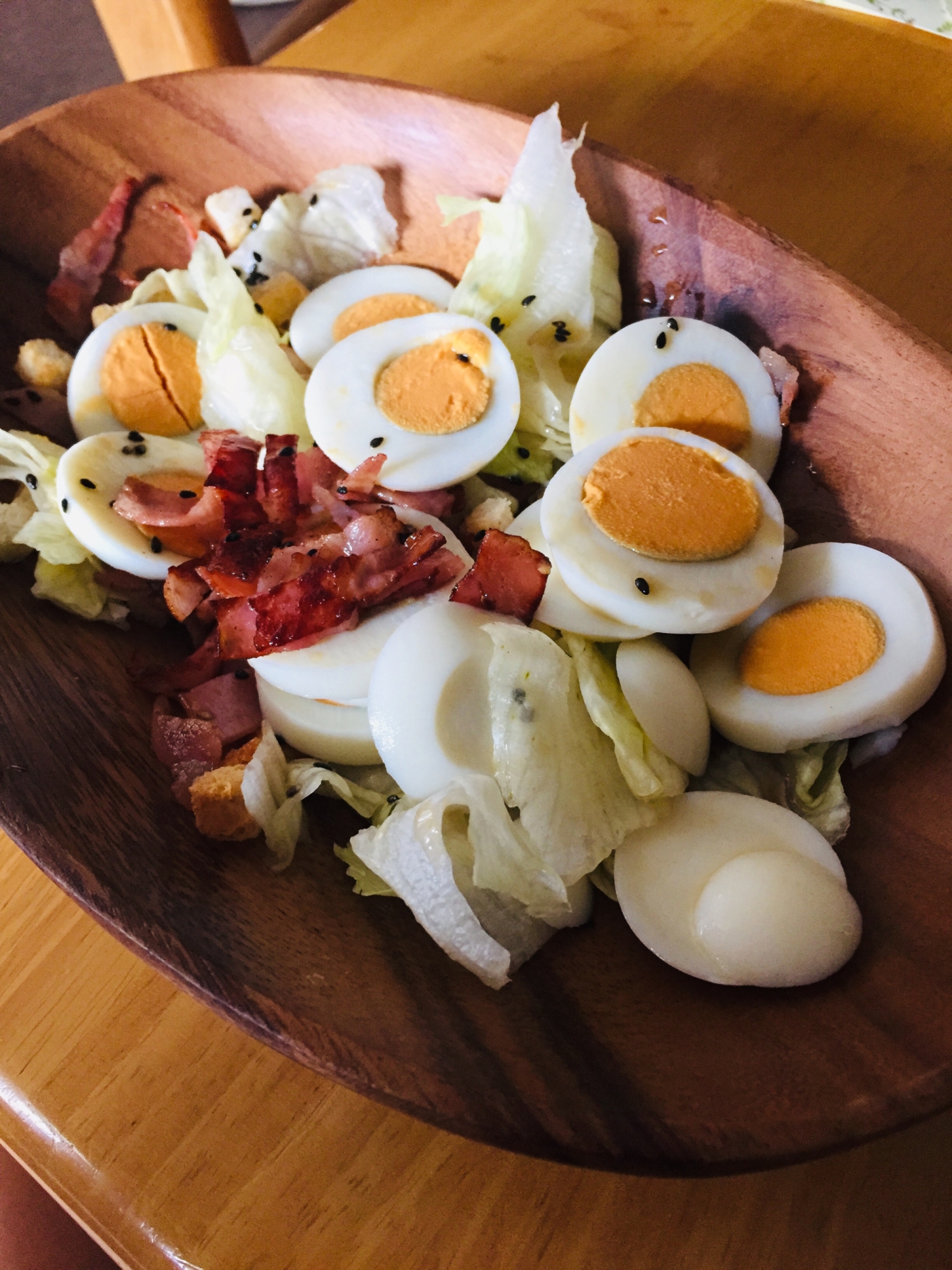 【作り置きレシピ】ゆで卵とベーコンのシンプルサラダ