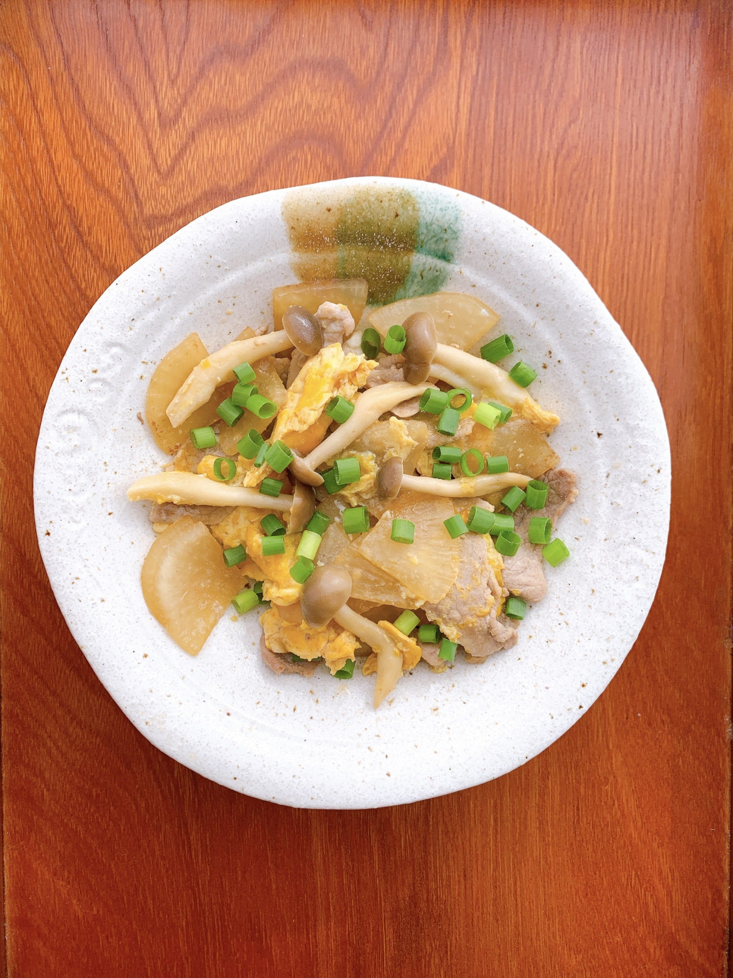 簡単!忙しい日のメイン料理♪大根と豚肉の卵とじ