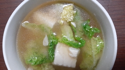 豆腐と白菜とえのきの味噌汁