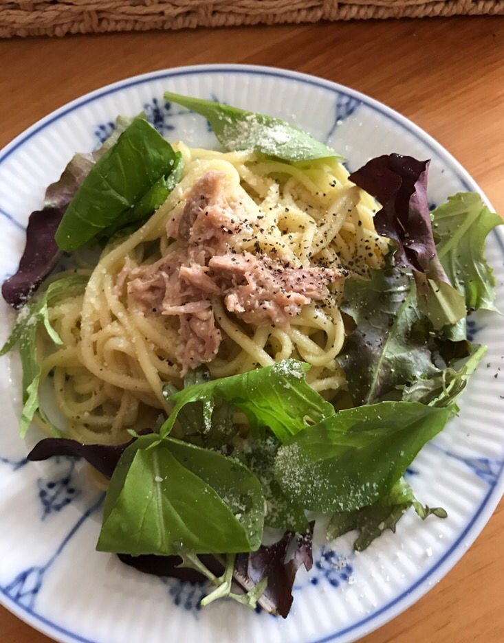 ベビーリーフとツナのチーズ焼きそば