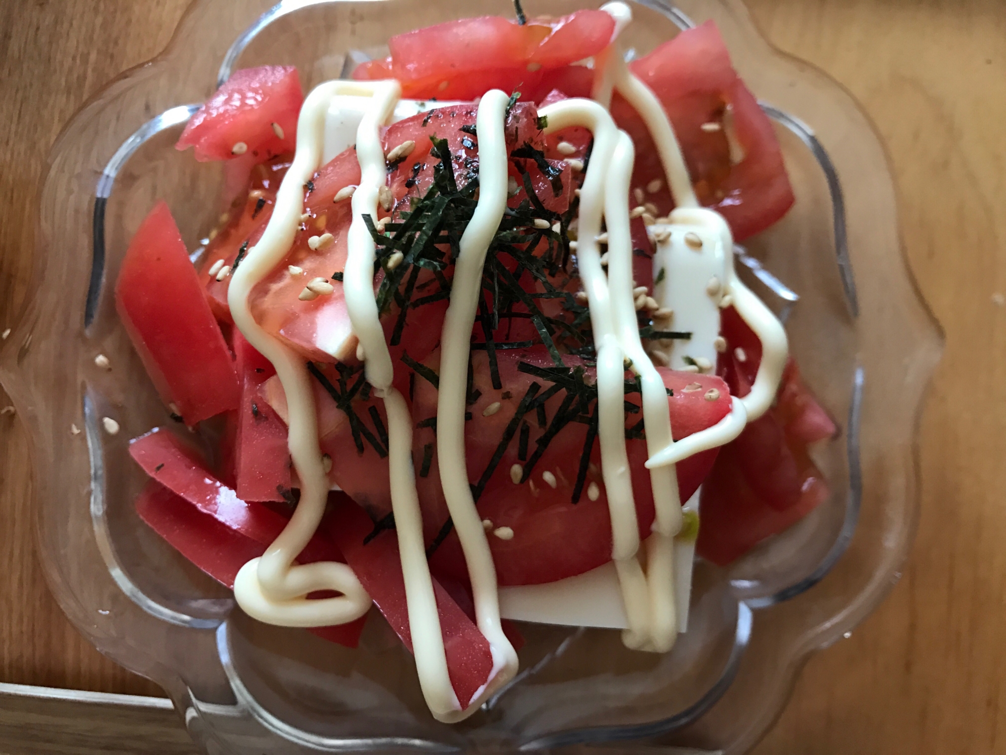 トマトと絹豆腐の胡麻ポンマヨサラダ