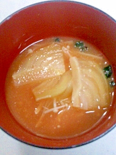 チンゲン菜のトマト味噌汁
