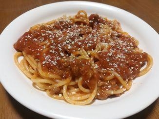 じっくり煮込んだミートソースパスタ