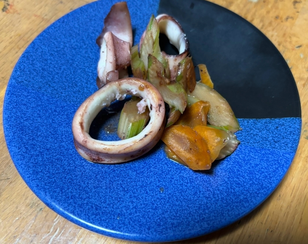 イカ　セロリ　にんじん　炒めもの