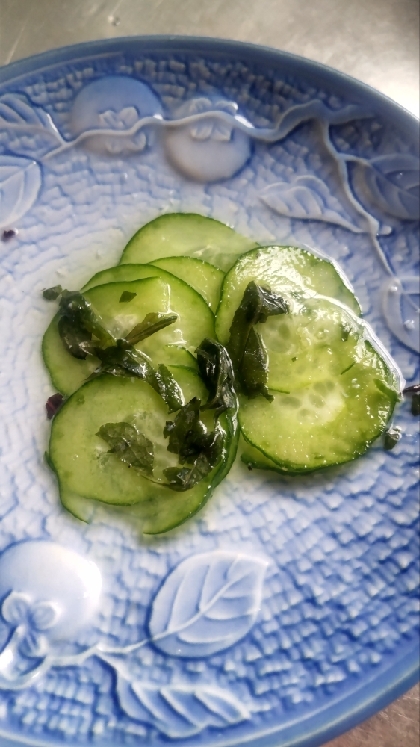キュウリとシソの塩もみ