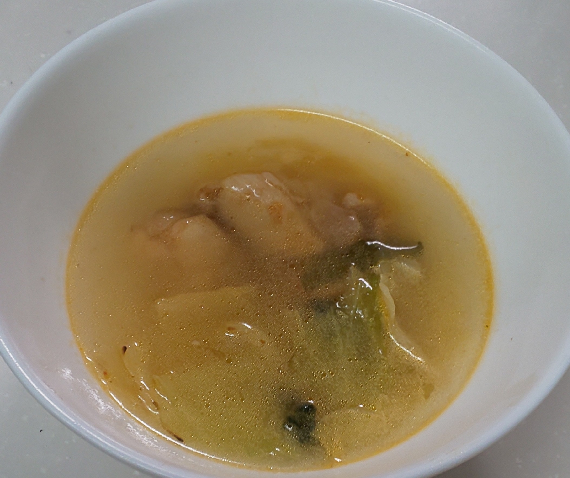 ピリ辛味つき鶏肉のスープ(*^^*)