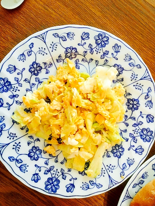 塩キャベツと卵炒め