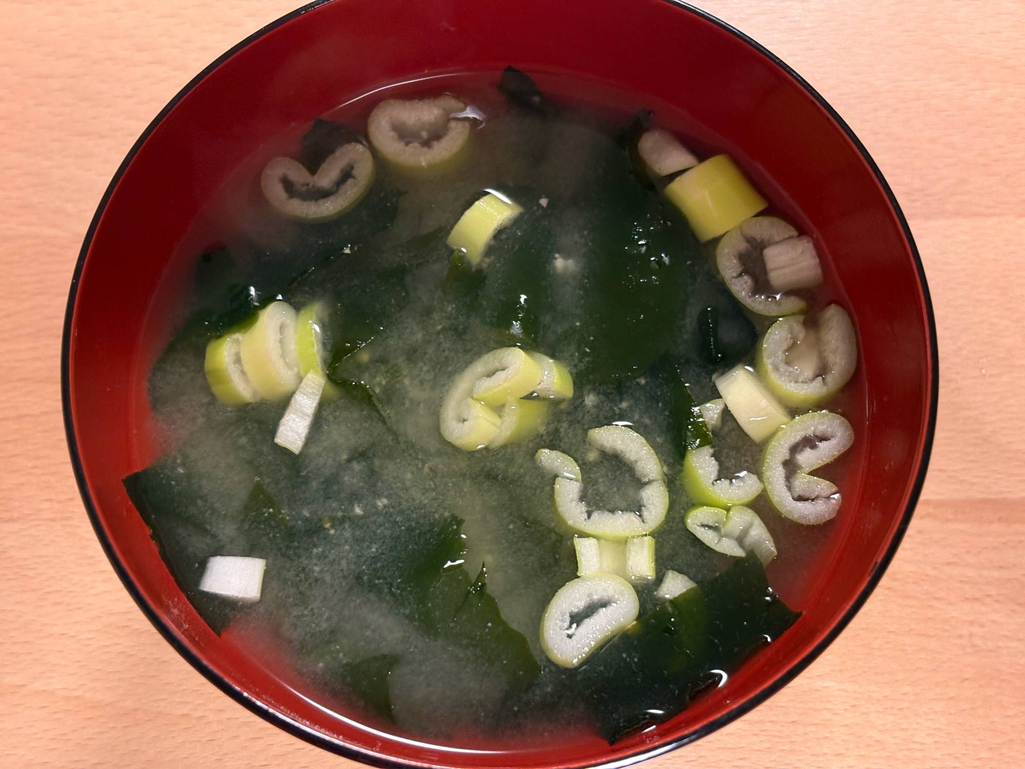 わかめとネギの味噌汁